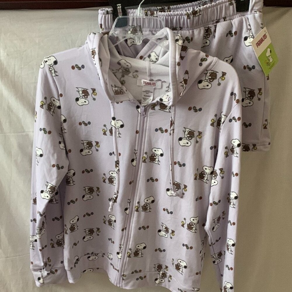 PEANUTS Snoopy Easter Egg Hunt Fleece Lined Hoodie Sweater & Shorts Sz LARGE - Picture 1 of 7